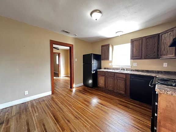 4th image of 809 W Morton St Suite 101