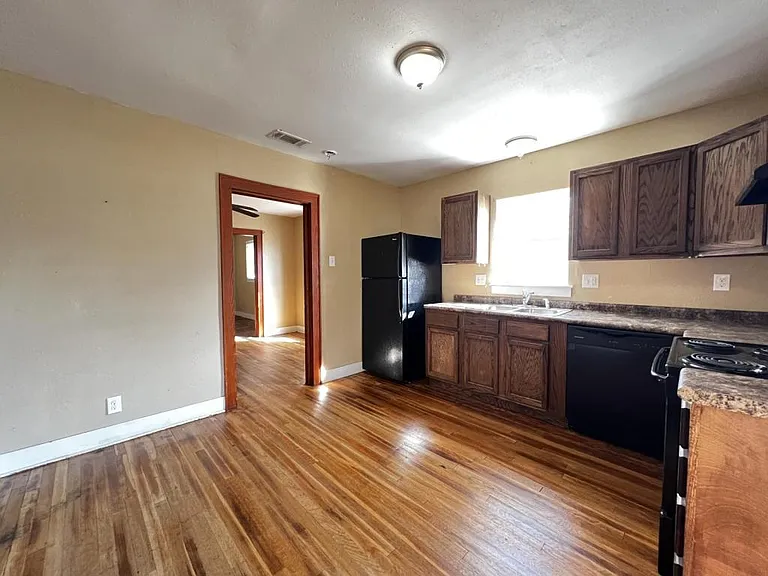 809 W Morton St #101 — Photo 4