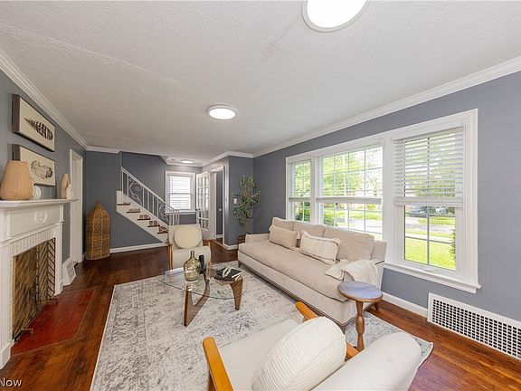 4th image of 3534 Bainbridge Rd