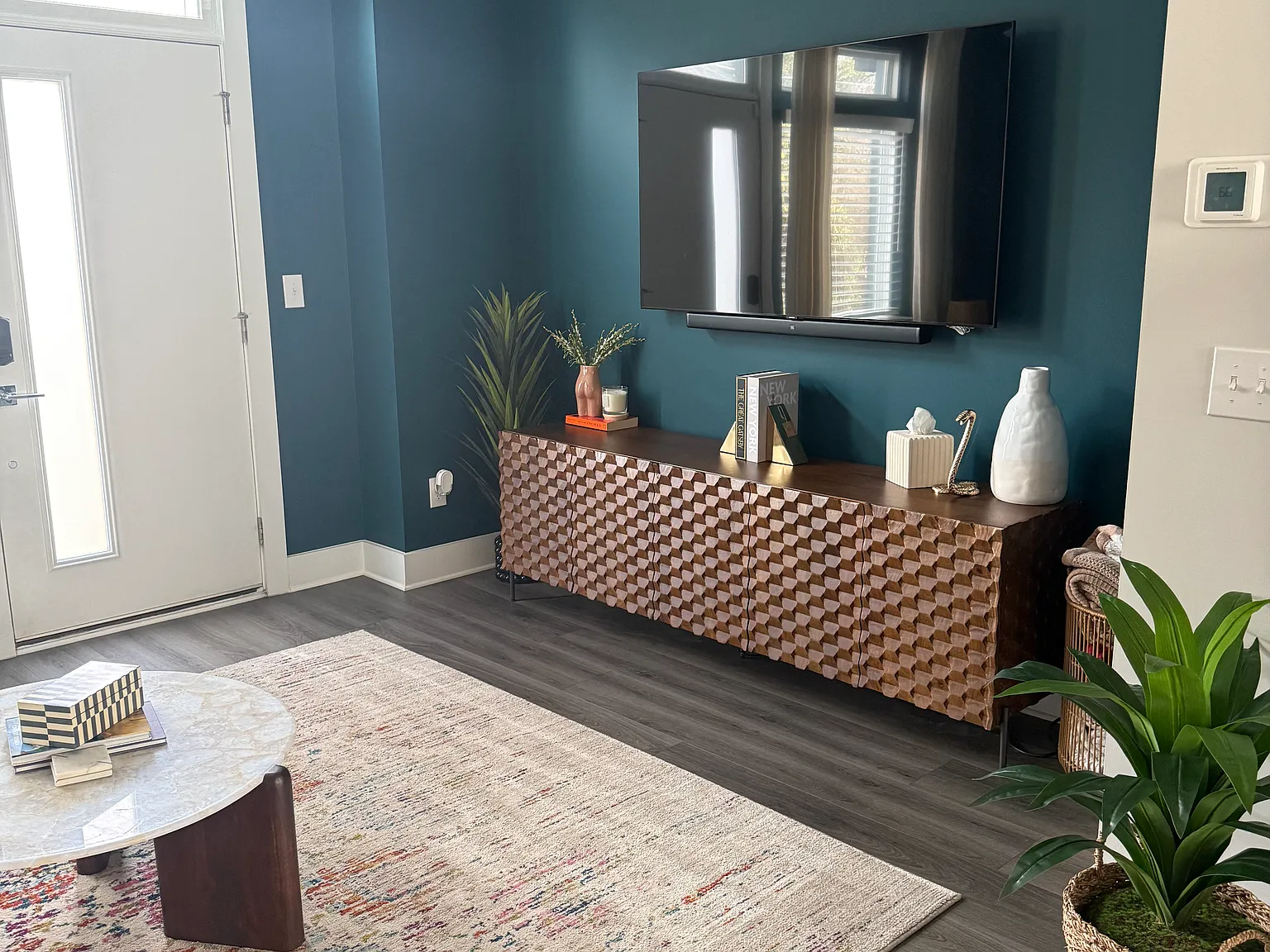 2 bed, 3.5 bath, 1900 sqft, $3,400 — Photo 2