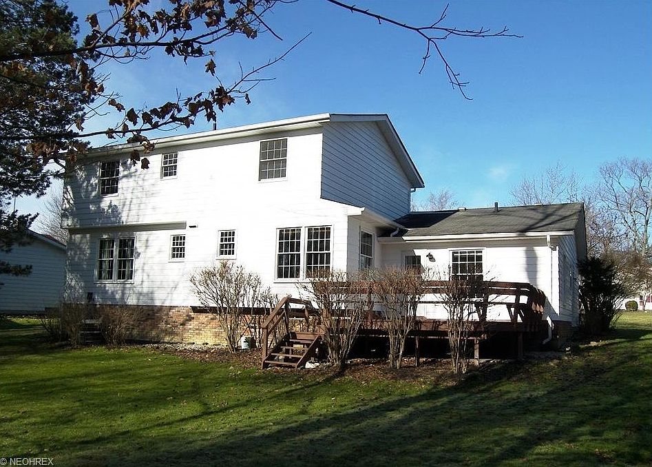 2nd image of 32300 Tracy Ln