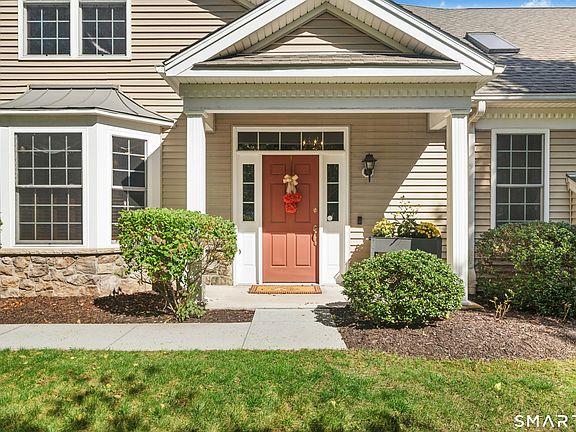 4th image of 17 Watkins Drive #17