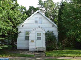 325 10th St NW, Chisholm, MN 55719