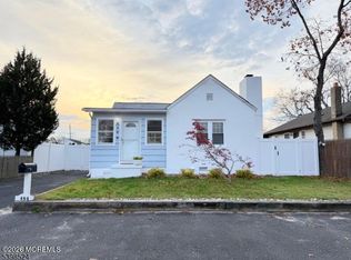 484 Bara St, Brick, NJ 08723