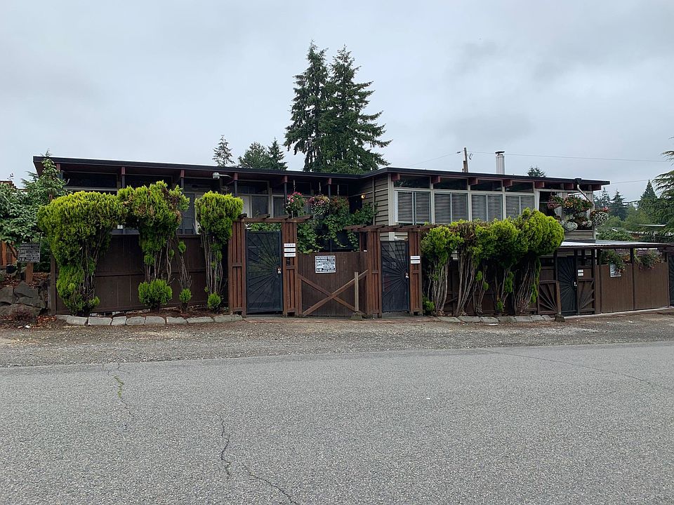 1st image of 3204 NE 120th St Unit 4
