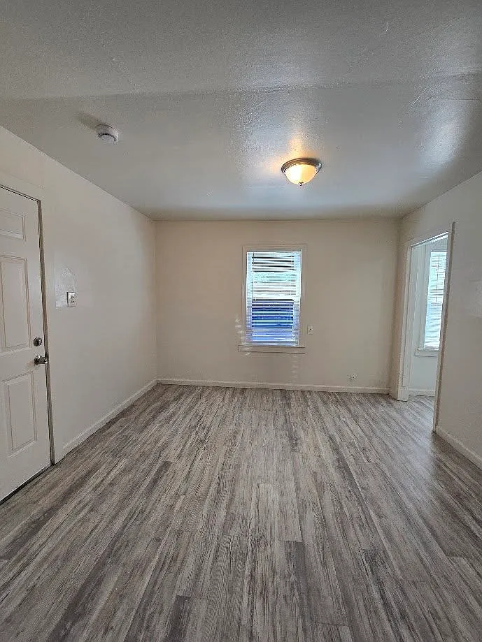 1 bed, $950 — Photo 1