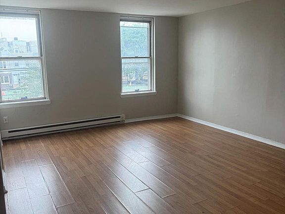 5th image of 2037 N 8th St #2F