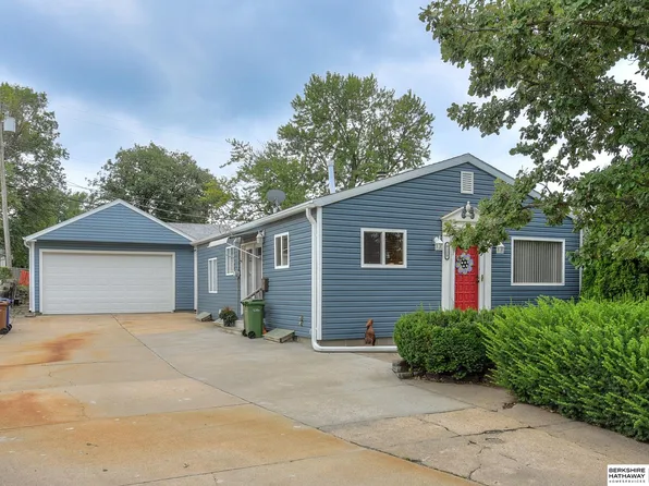 4129 Bartmann Dr, Bellevue, NE 68147