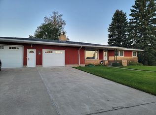 710 2nd St W, Napoleon, ND 58561