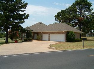 400 Kiowa Dr W, Lake Kiowa, TX 76240