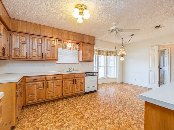 2nd image of 3709 Driftwood Dr