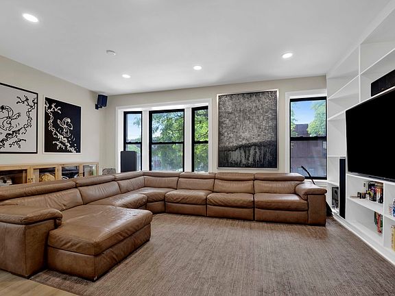5th image of 1400 W Flournoy St #1