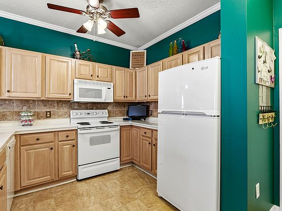 3rd image of 901 West Port Dr. #301