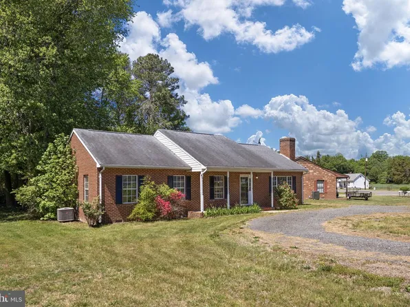 4 Swan Dr, Fredericksburg, VA 22405