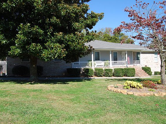 2nd image of 529 Hillcrest Cir