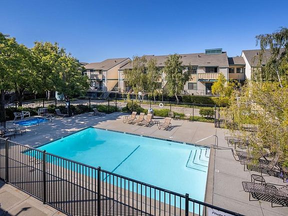 3rd image of 851 Woodside Way APT 226