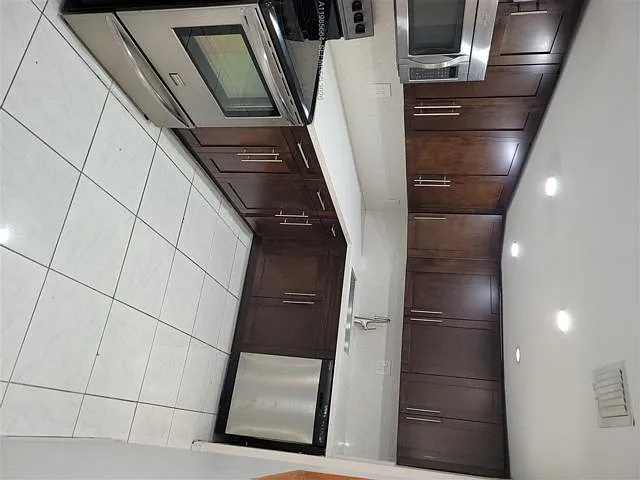 14389 Kendale Lakes Cir — Photo 16