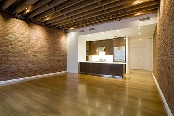 Rented by Mark David | media 23