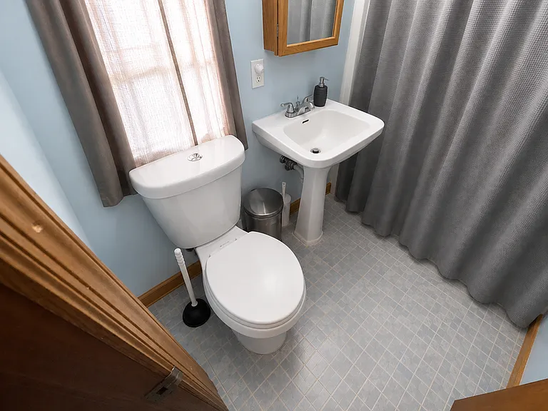 1004 Alquin St — Photo 5