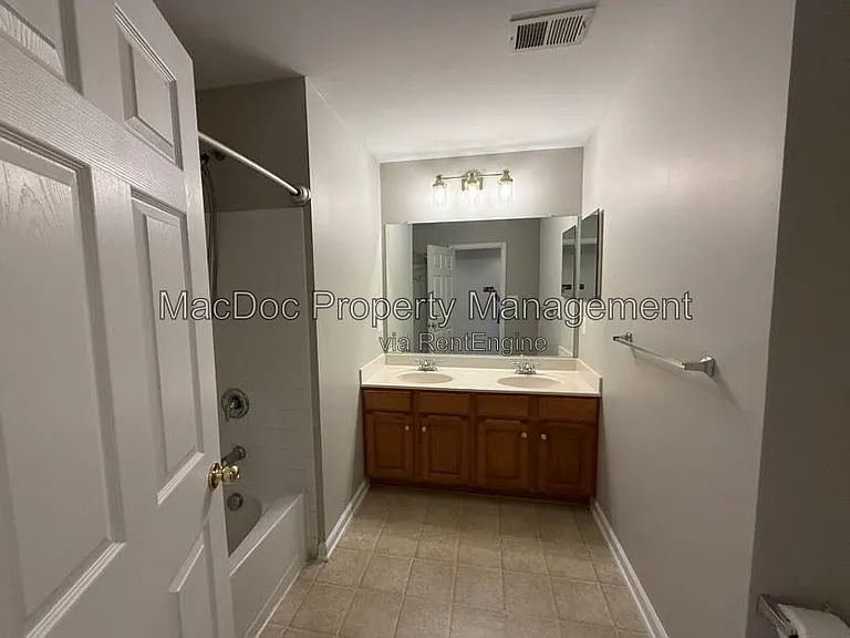 1404 Graham Dr — Photo 63