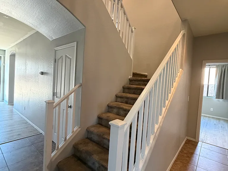 9035 W Globe Ave — Photo 3