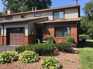559 Barberry Ln, New Windsor, NY 12553