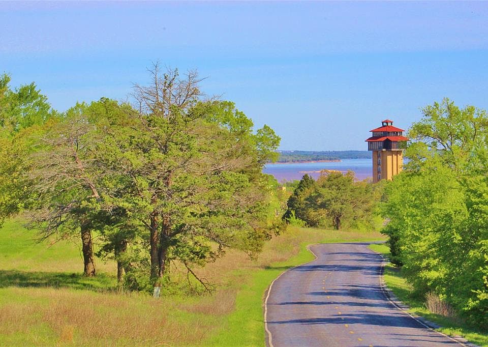 1st image of Tanglewood Blvd