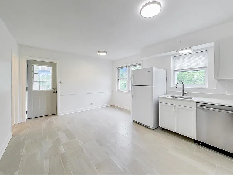 3333 Church St #2 — Photo 9