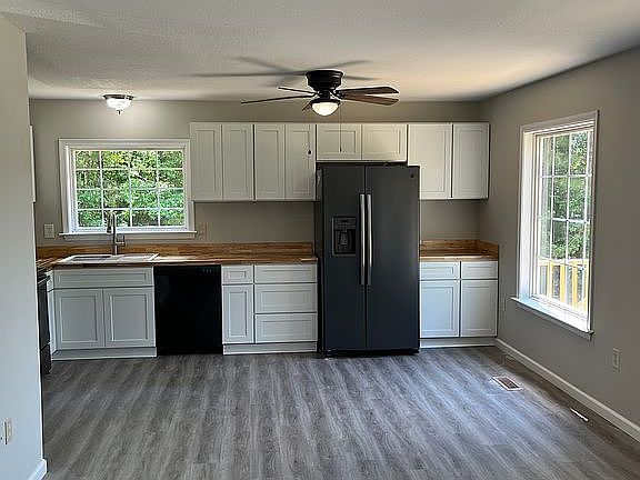 3rd image of 236 Poplar Neck Rd