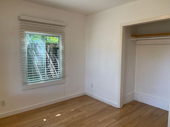 3rd image of 443 Morse Ave