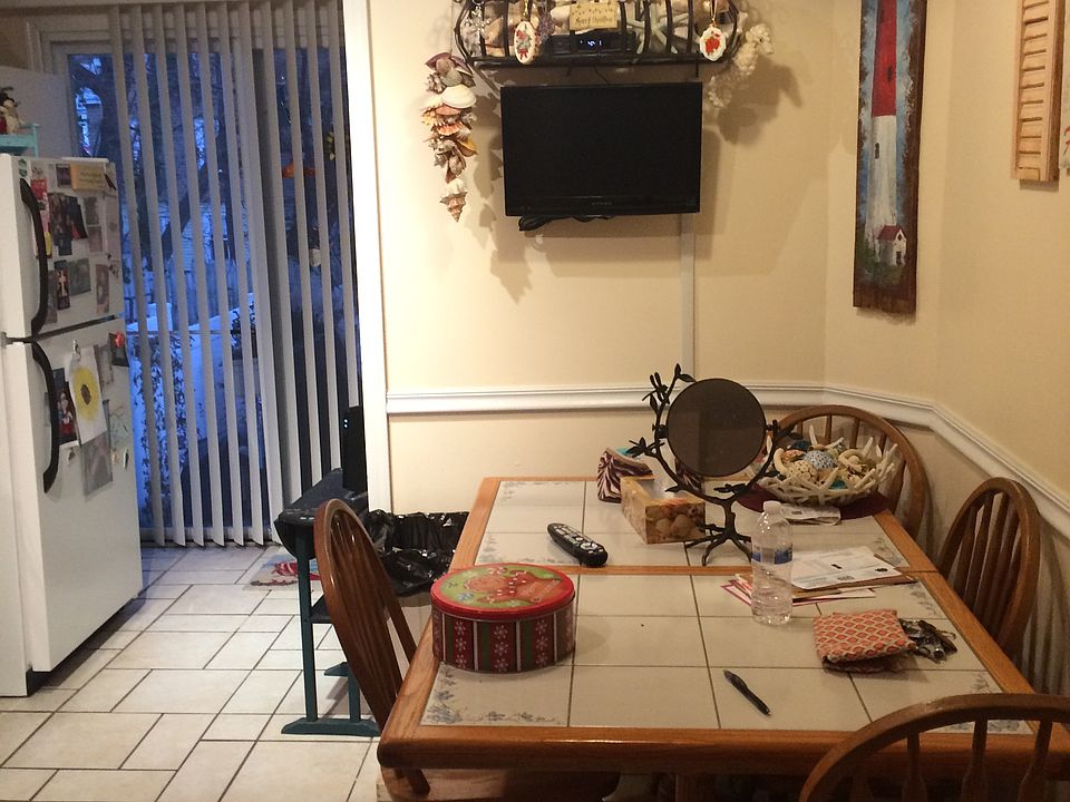 eat in kitchen