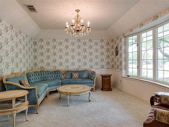 3rd image of 154 Moonlight Dr