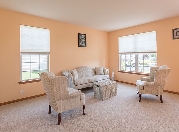3rd image of 410 Cotoneaster Ct