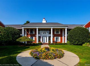 19710 W Thirteen Mile Rd APT 102, Beverly Hills, MI 48025