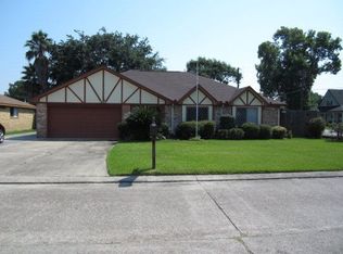 811 S 3rd 1/2 St, Nederland, TX 77627