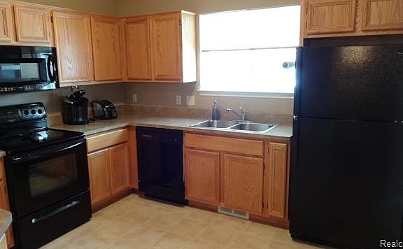 4th image of 406 Converse Ct