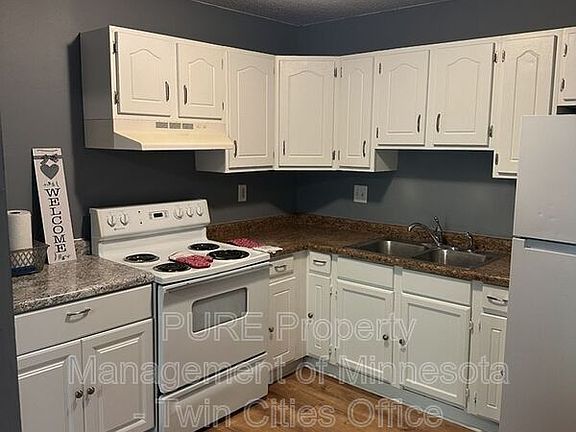 2nd image of 1562 Motor Ave APT 4