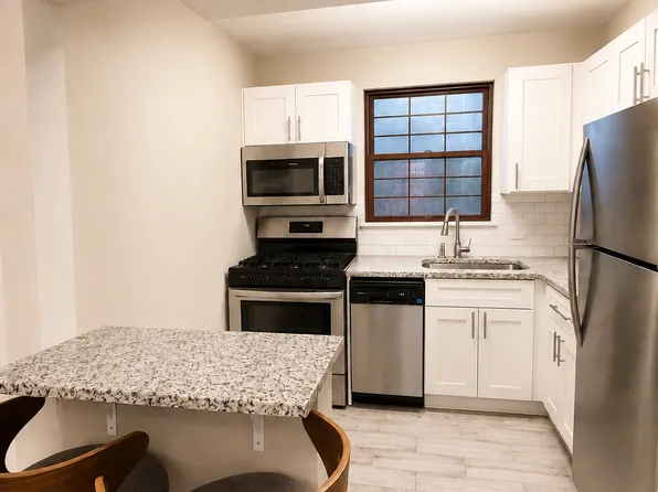 2132 N Winchester Ave APT 2F, Chicago, IL 60614