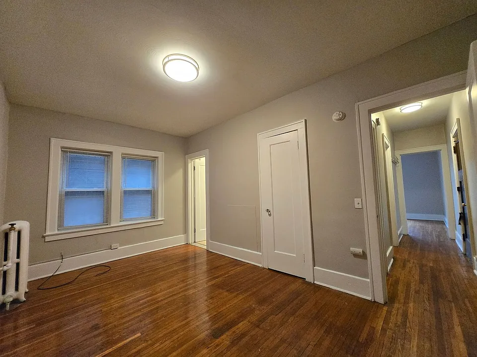 970 Strathmore