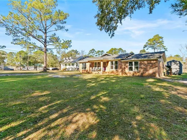 13545 Lyons Ave, Bayou La Batre, AL 36509