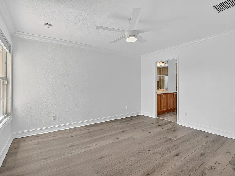 8326 Emerald Winds Cir — Photo 37