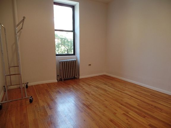 3rd image of 85 W 104th St APT 2B