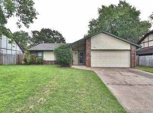 2307 S Indianwood Ave, Broken Arrow, OK 74012