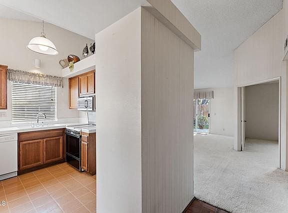 4th image of 9934 Basswood Ct