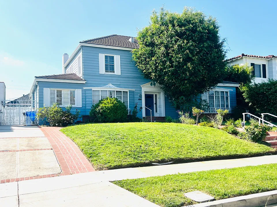 1211 S Camden Dr