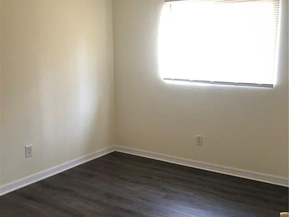 5th image of 415 E 12th St