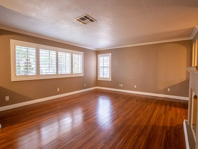 1714 Elena Dr — Photo 6