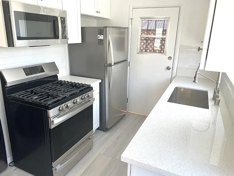 3408 Pearl St — Photo 9
