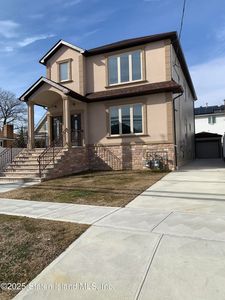 379 McClean Ave, Staten Island, NY, 10305