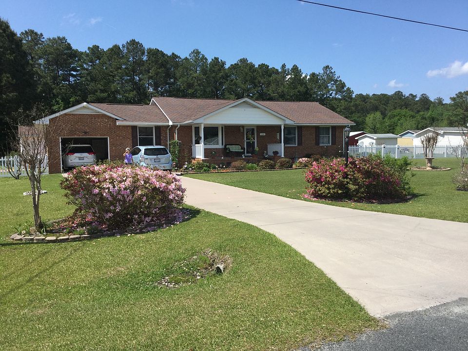 2nd image of 124 Roblee Dr
